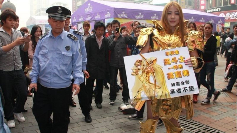 Illustration for article titled This Chinese Girl in Shiny Armor Wants a Boyfriend